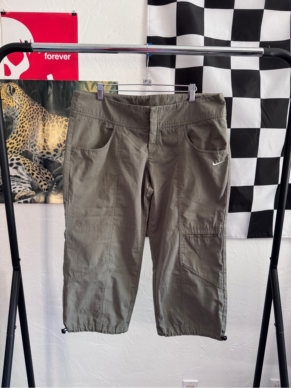 Vintage Nike olive green capri pants